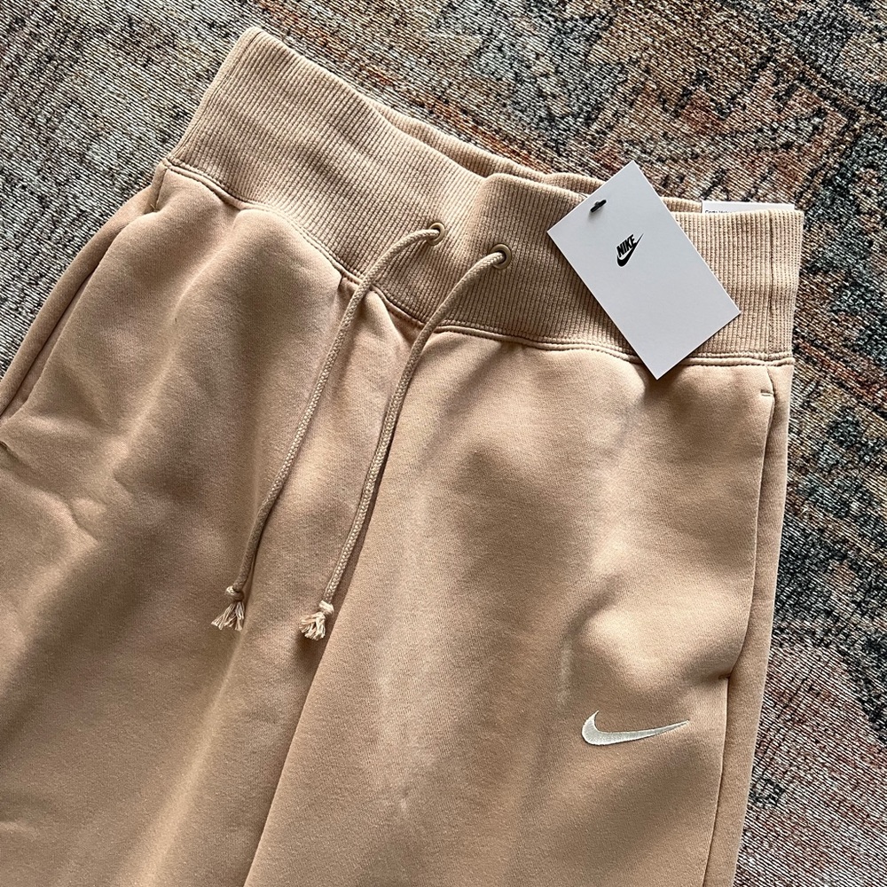Nike Women's Phoenix Fleece High-Waisted Sweatpants